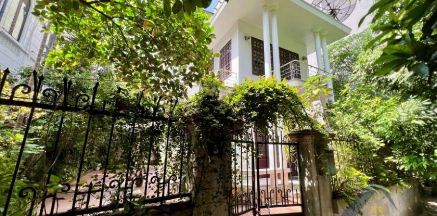 Вилла с 3 спальнями в Тэйхо, Ханой ,  № 26520