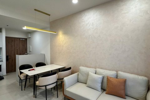 Кондоминиум  с 1 спальней в Midori Park The Glory Тхузаумот, Вьетнам № 25699 3