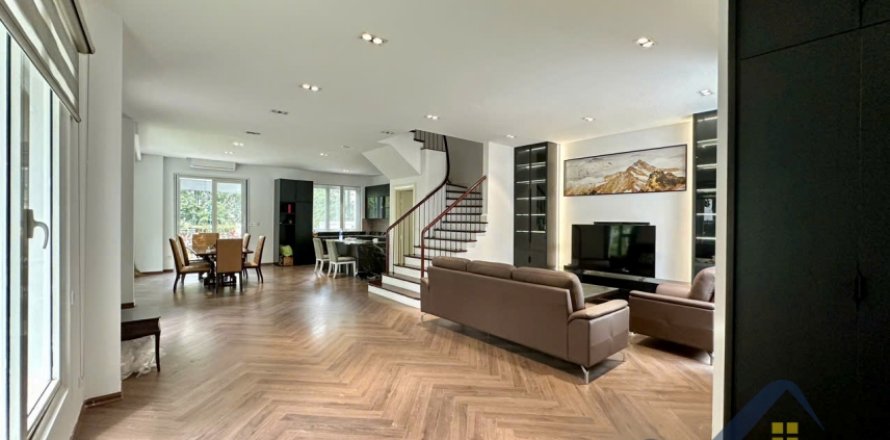 Квартира с 4 спальнями в Ханой ,  № 26399