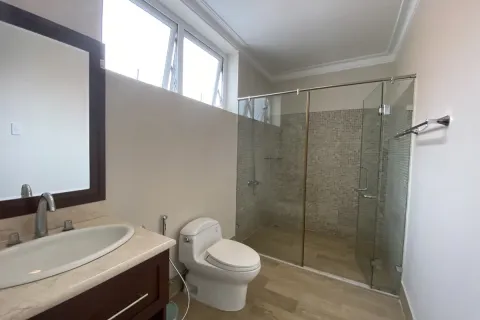 Дом с 4 спальнями в Тхудык, Хошимин ,  № 27587 3
