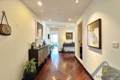 Квартира с 3 спальнями в Лонгбьен, Ханой ,  № 20010