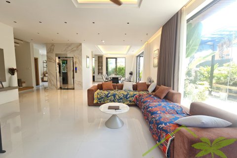 5 bedrooms Villa in Nha Trang, No. 27668 3
