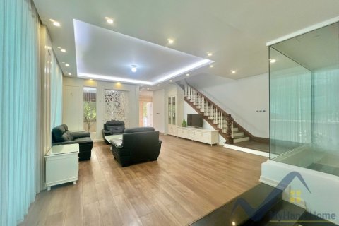 Вилла с 4 спальнями в Лонгбьен, Ханой ,  № 19970