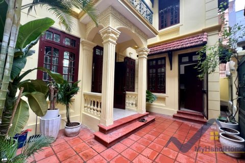 Вилла с 4 спальнями в Тэйхо, Ханой ,  № 26508