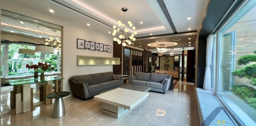 Вилла с 4 спальнями в Лонгбьен, Ханой ,  № 26509