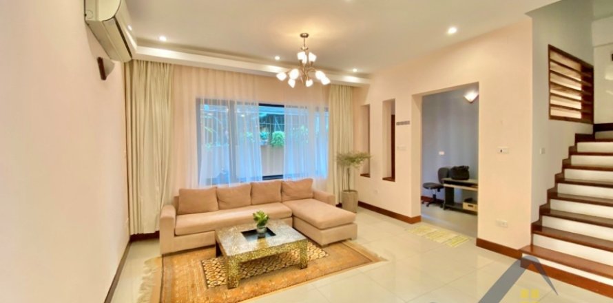 5 bedrooms Villa in Tay Ho, Ha Noi,  No. 19955