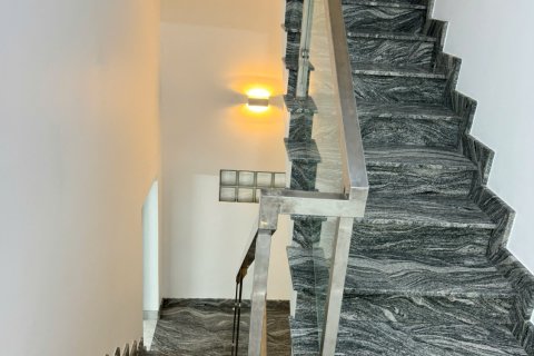 Shop in District 7, Ho Chi Minh,  No. 26060 9