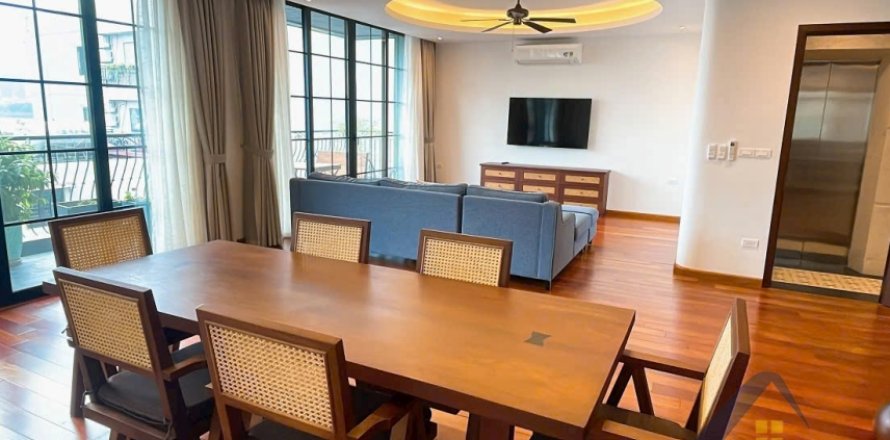 Квартира с 4 спальнями в Тэйхо, Ханой , № 26462