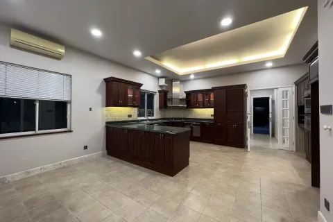 5 bedrooms House in Thu Duc, Ho Chi Minh, No. 27105 10