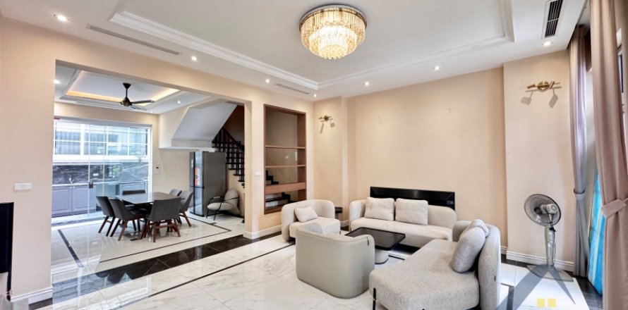 Квартира с 4 спальнями в Ханой ,  № 26381