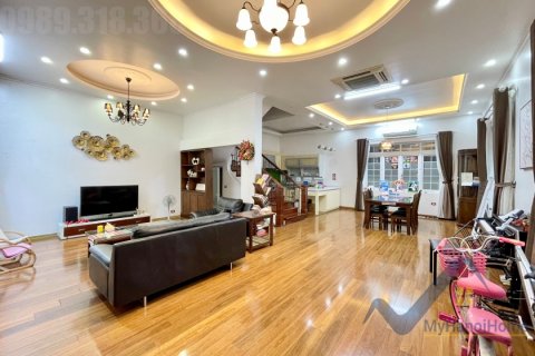 Вилла с 3 спальнями в Лонгбьен, Ханой ,  № 26644