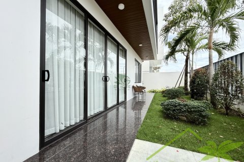 3 bedrooms Villa in Nha Trang, No. 27910 2