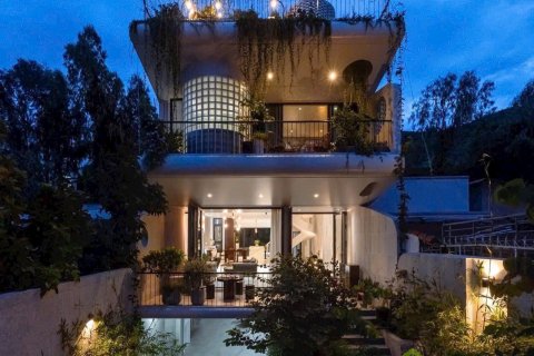 5 bedrooms Villa in Nha Trang, No. 27799 2