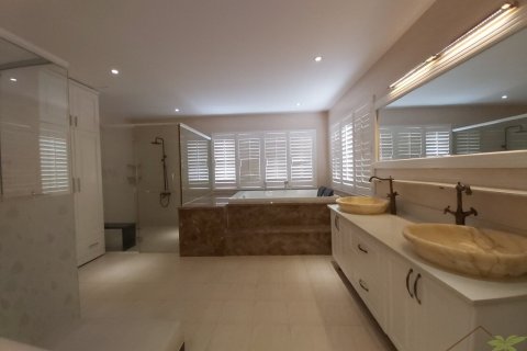 3 bedrooms Villa in Nha Trang, No. 28746 9