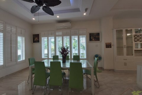 3 bedrooms Villa in Nha Trang, No. 28746 4