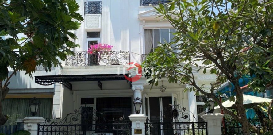 5 bedrooms Villa in Ho Chi Minh, No. 30298