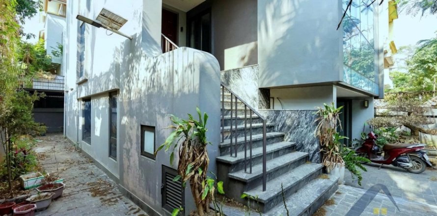 4 bedrooms Villa in Tay Ho, Ha Noi,  No. 19944