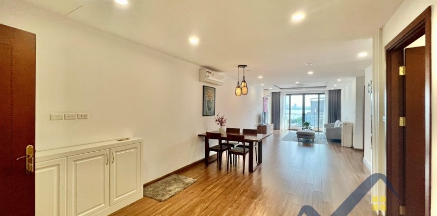 Квартира с 3 спальнями в Тэйхо, Ханой ,  № 26614