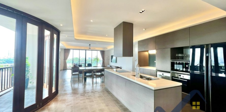 Квартира с 4 спальнями в Тэйхо, Ханой ,  № 26620