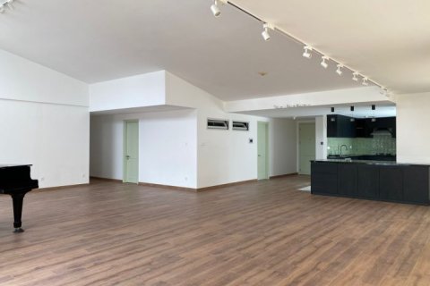 Квартира с 4 спальнями в Тхудык, Хошимин ,  № 27499