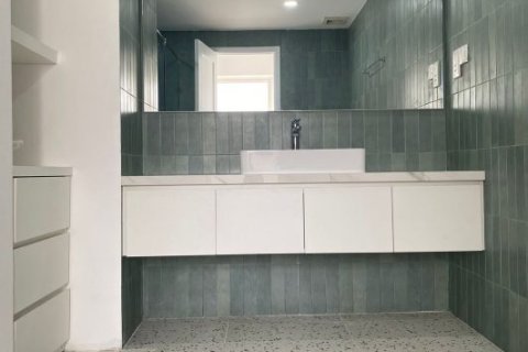 Квартира с 4 спальнями в Тхудык, Хошимин ,  № 27499 5