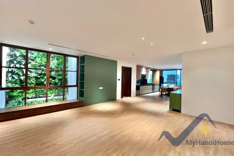 Квартира с 4 спальнями в Тэйхо, Ханой ,  № 26517