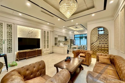 Вилла с 4 спальнями в Лонгбьен, Ханой ,  № 26727