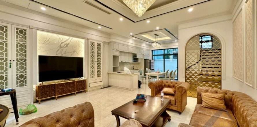 Вилла с 4 спальнями в Лонгбьен, Ханой ,  № 26727