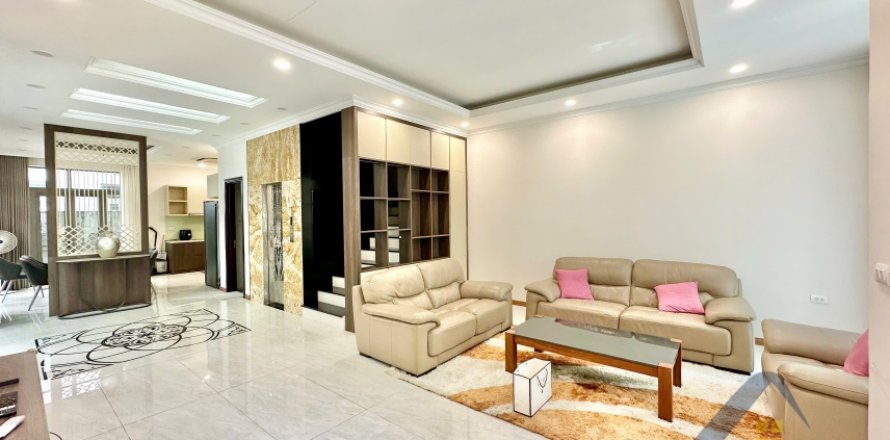 Вилла с 4 спальнями в Лонгбьен, Ханой ,  № 26487