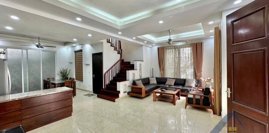 Вилла с 3 спальнями в Лонгбьен, Ханой ,  № 26490