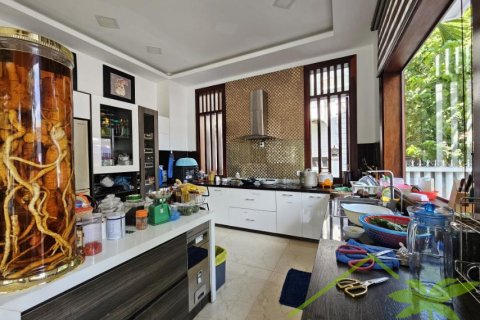 5 bedrooms Villa in Nha Trang, No. 28189 4
