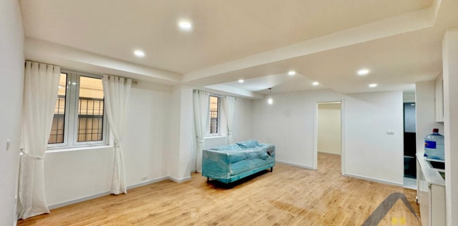 Квартира с 2 спальнями в Лонгбьен, Ханой ,  № 26661