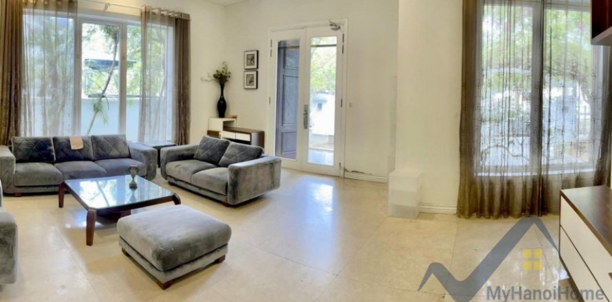 Вилла с 4 спальнями в Лонгбьен, Ханой ,  № 26658