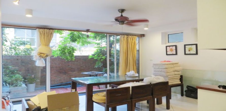 2 bedrooms Villa in Tay Ho, Ha Noi,  No. 26677