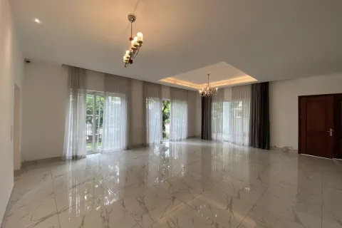 5 bedrooms Villa in Thu Duc, Ho Chi Minh,  No. 27621