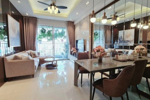 Квартира с 3 спальнями в Хошимин ,  № 26794 3