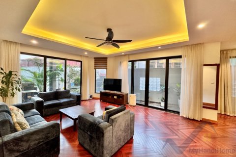 Квартира с 3 спальнями в Тэйхо, Ханой ,  № 26338