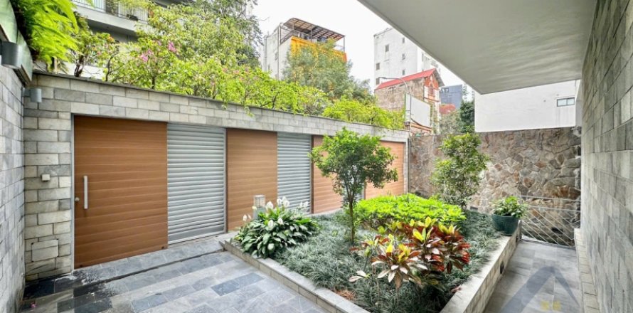 Вилла с 4 спальнями в Тэйхо, Ханой ,  № 26337