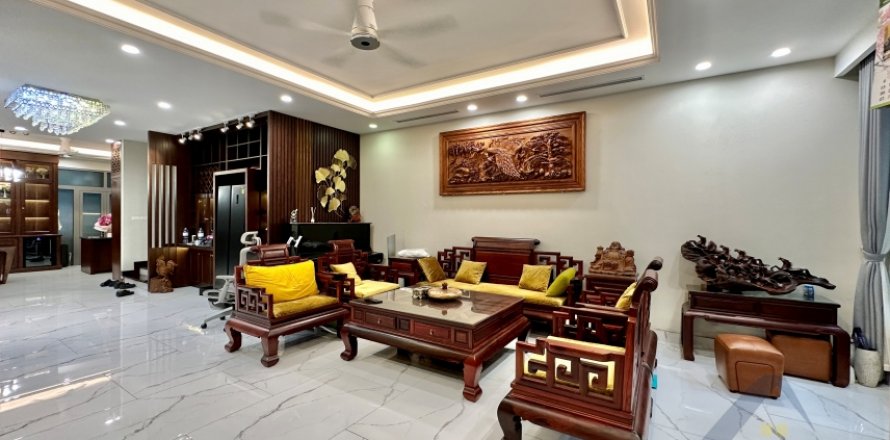 Вилла с 4 спальнями в Лонгбьен, Ханой ,  № 26339