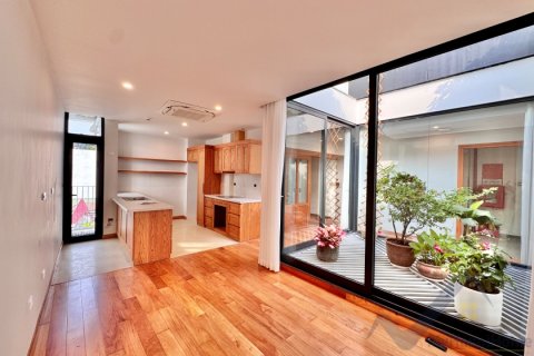 4 bedrooms Apartment in Tay Ho, Ha Noi,  No. 30224