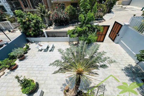 5 bedrooms Villa in Nha Trang, No. 28076 2