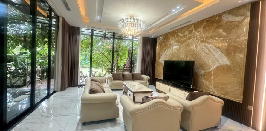 5 bedrooms Villa in Ha Noi, No. 30269