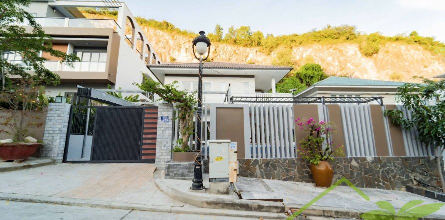 5 bedrooms Villa in Nha Trang, No. 28756
