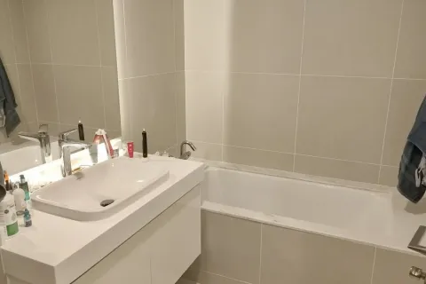 Квартира с 3 спальнями в Тхудык, Хошимин ,  № 27556 2