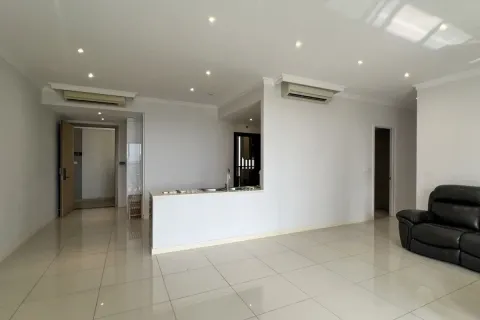 4 bedrooms Apartment in Ho Chi Minh, No. 27527