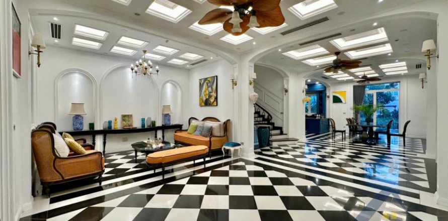 4 bedrooms Villa in Long Bien, Ha Noi,  No. 26382
