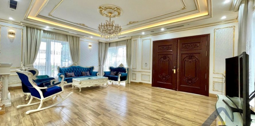 Вилла с 6 спальнями в Лонгбьен, Ханой ,  № 20310