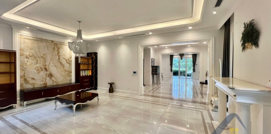 Вилла с 3 спальнями в Лонгбьен, Ханой , № 26476