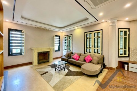 Квартира с 3 спальнями в Лонгбьен, Ханой , № 26475 17