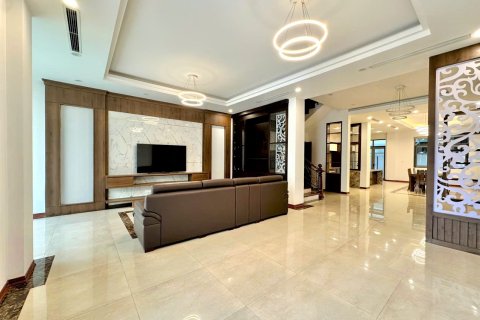 Вилла с 5 спальнями в Лонгбьен, Ханой ,  № 19701